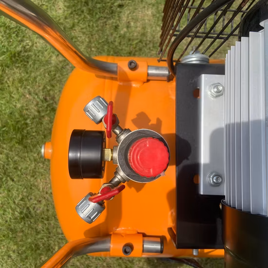 Xinya 230V 2HP 1500W Oil Injected High Performance Italy Type H Belt Drive Air Compressor 50L Tank